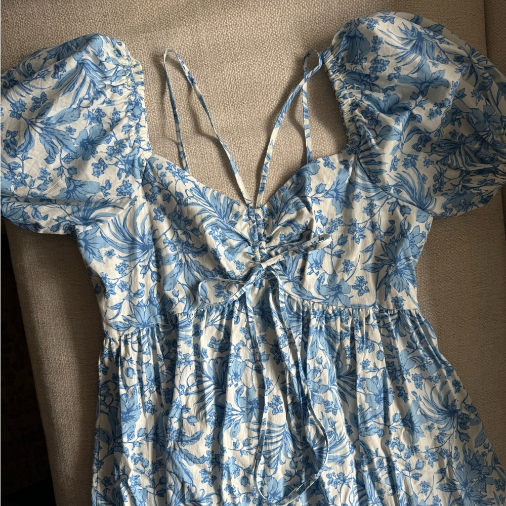 AQUA by Bloomingdale’s Blue and White Floral Dress - Picture 5 of 8